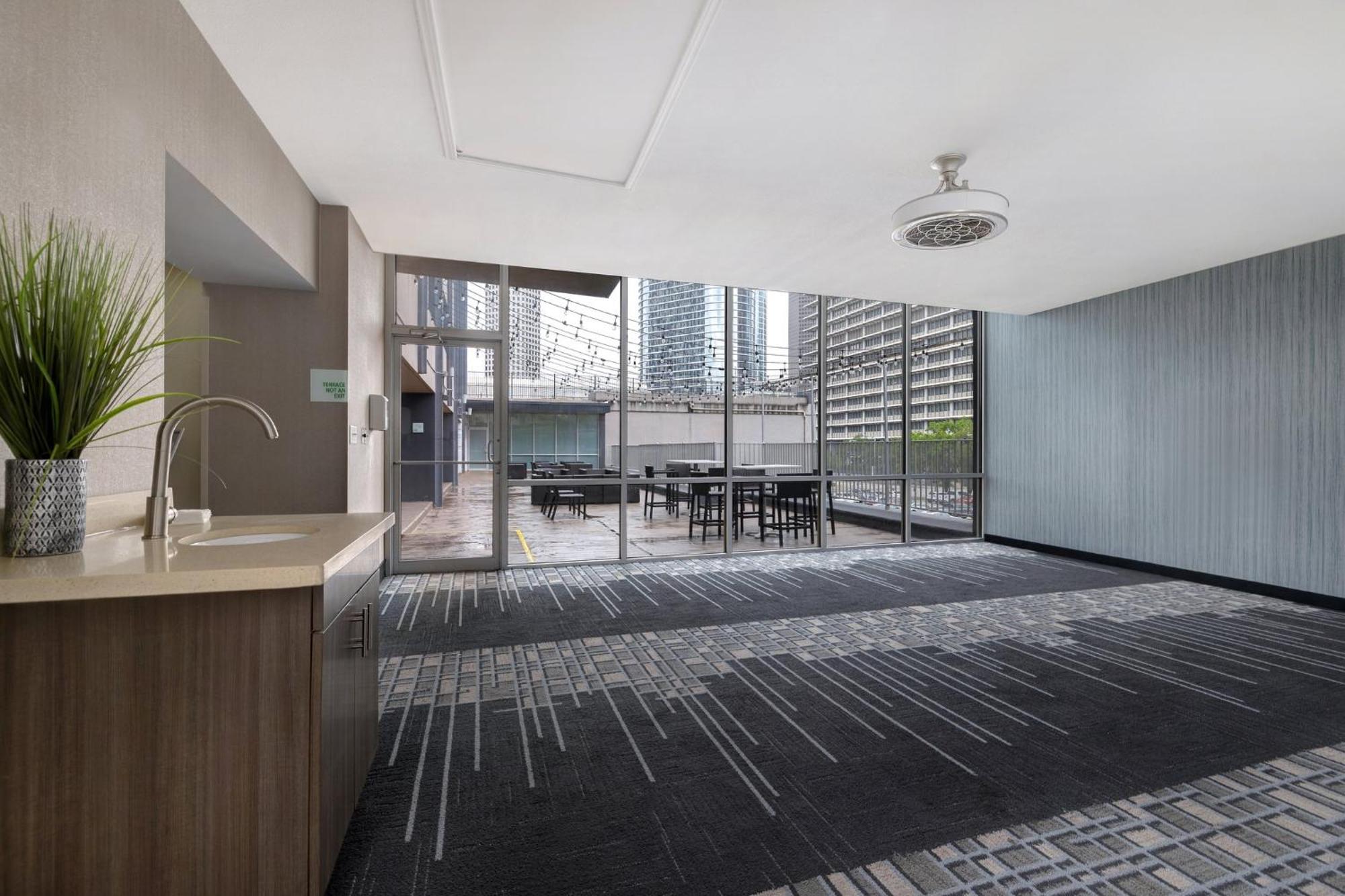 Holiday Inn Houston Downtown By Ihg Екстериор снимка